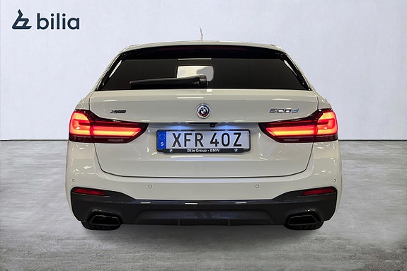 BMW 520d 4 of 5