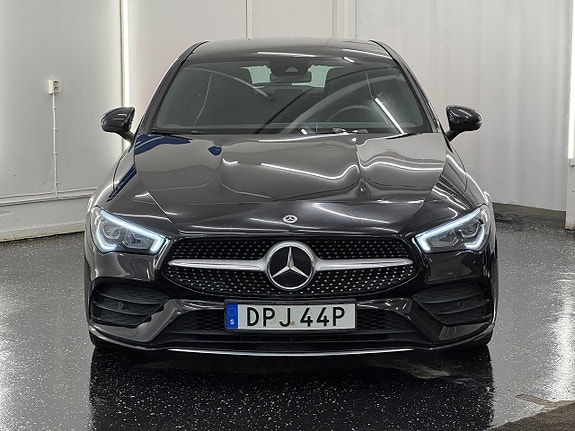Mercedes-Benz CLA200 2 of 5