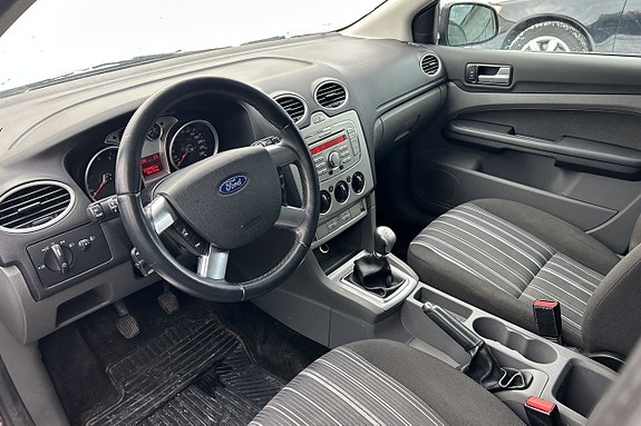 Ford Focus 10 of 13