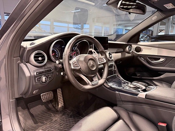 Mercedes-Benz C300 10 of 12