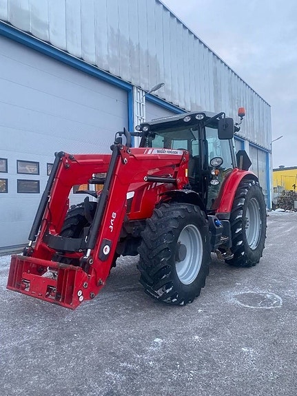 Massey Ferguson 5612