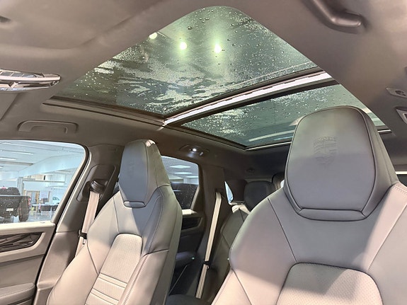 Porsche Cayenne 17 of 18