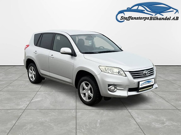 Toyota RAV4 3 of 5