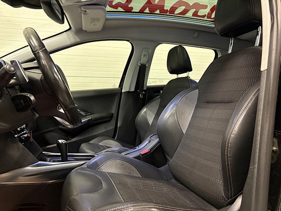 Peugeot 2008 15 of 17