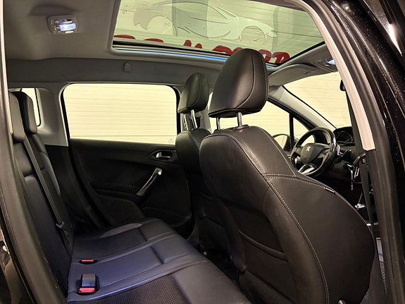 Peugeot 2008 8 of 17