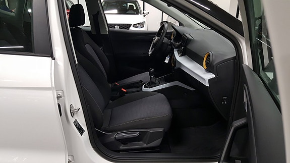 Seat Arona 4 of 5