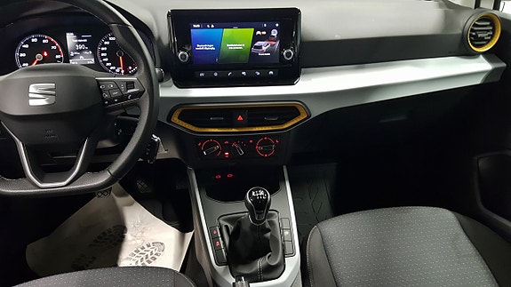 Seat Arona 23 of 23