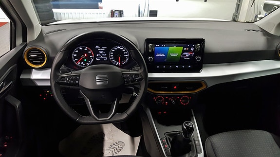 Seat Arona 14 of 23