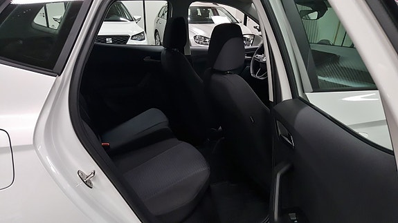 Seat Arona 9 of 23
