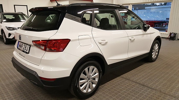 Seat Arona 2 of 5