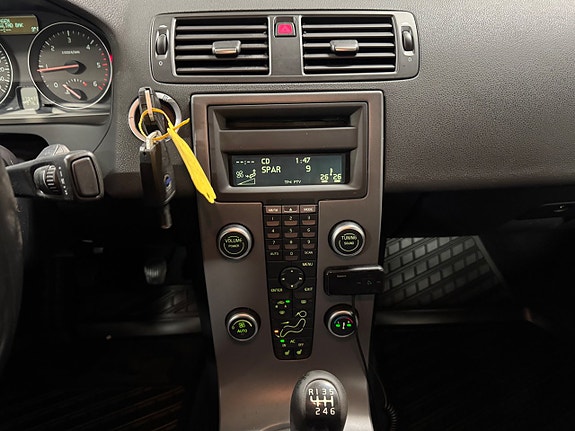 Volvo S40 9 of 18