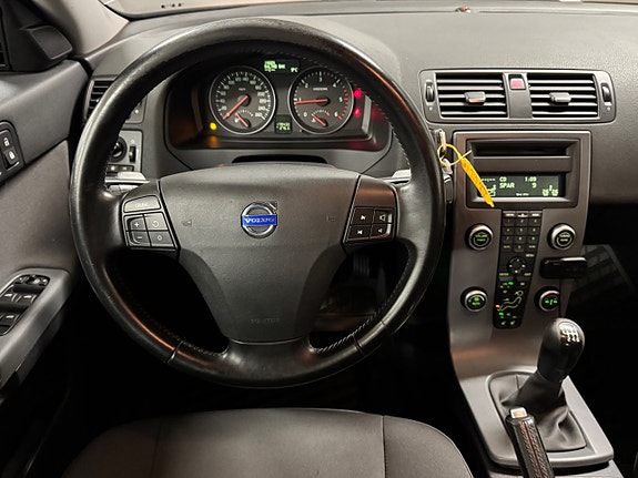 Volvo S40 15 of 18