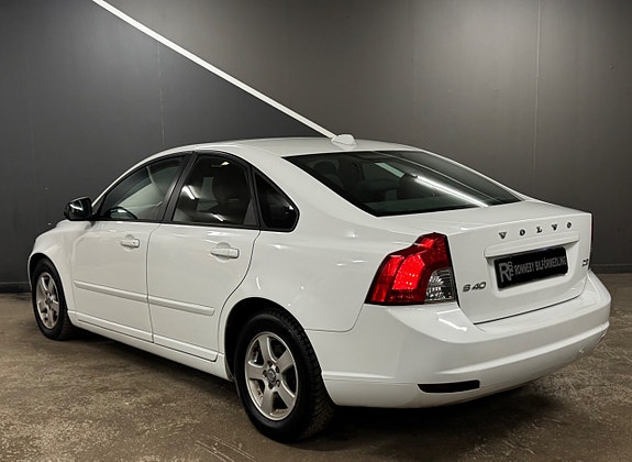 Volvo S40 4 of 5
