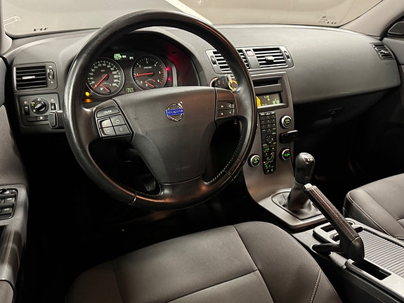 Volvo S40 11 of 18