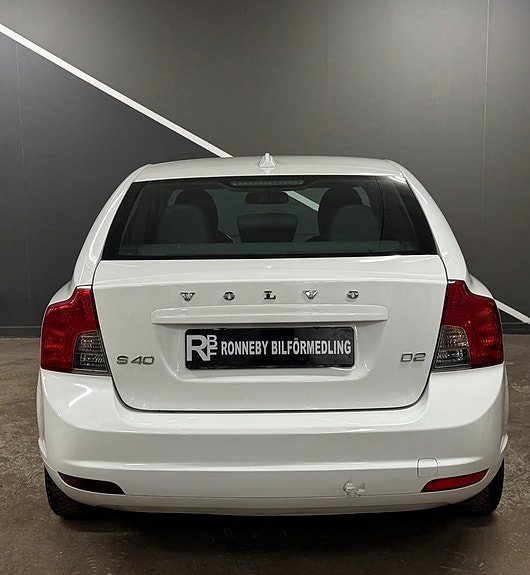 Volvo S40 8 of 18