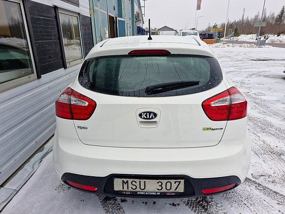 Kia Rio 4 of 14