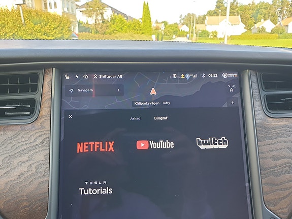Tesla Model X 6 of 13