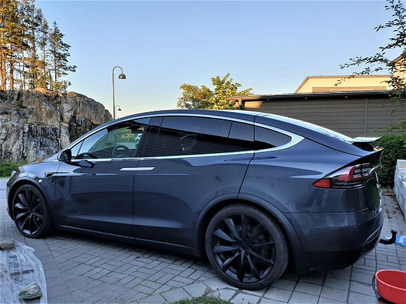 Tesla Model X 2 of 5