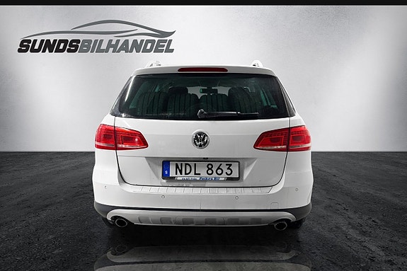 Volkswagen Passat Alltrack 4 of 5