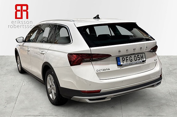 Skoda Octavia Scout 3 of 5