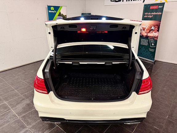 Mercedes-Benz E220 14 of 14