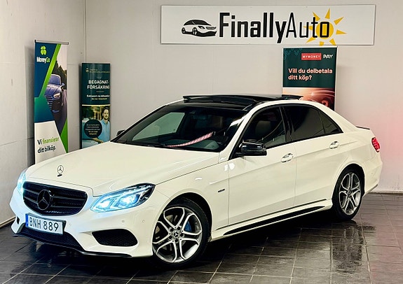 Mercedes-Benz E220 2 of 5