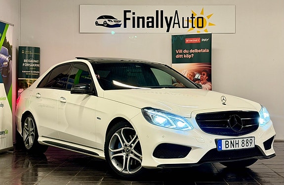 Mercedes-Benz E220 3 of 5