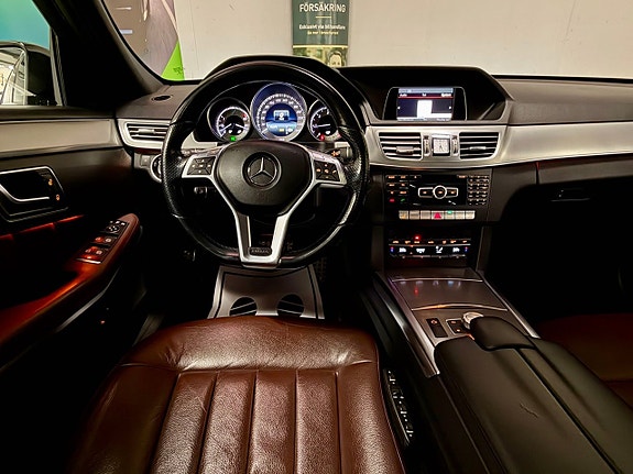Mercedes-Benz E220 7 of 14
