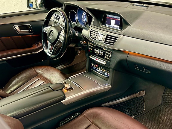 Mercedes-Benz E220 12 of 14
