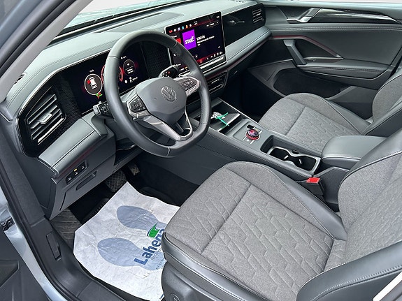 Volkswagen Tiguan 8 of 12