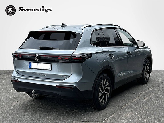 Volkswagen Tiguan 5 of 12