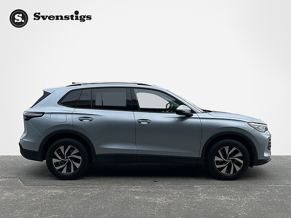 Volkswagen Tiguan 6 of 12