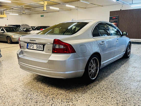 Volvo S80 5 of 5