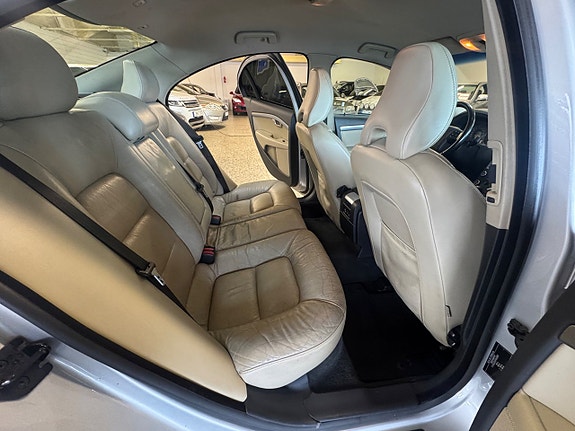 Volvo S80 12 of 24