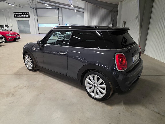 MINI Cooper S 5 of 11