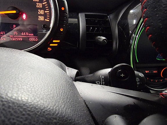 MINI Cooper S 8 of 11