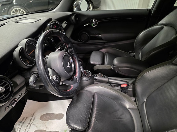 MINI Cooper S 6 of 11