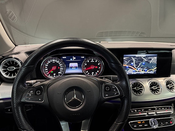 Mercedes-Benz E200 15 of 17