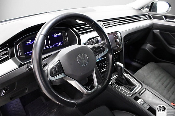 Volkswagen Passat 5 of 16