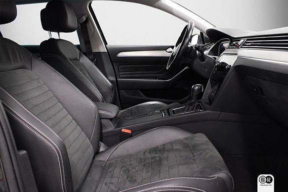 Volkswagen Passat 3 of 16