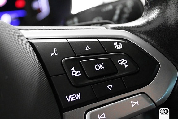 Volkswagen Passat 13 of 16