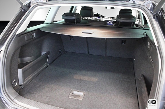 Volkswagen Passat 16 of 16