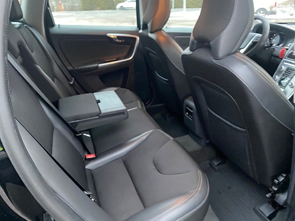 Volvo XC60 9 of 13