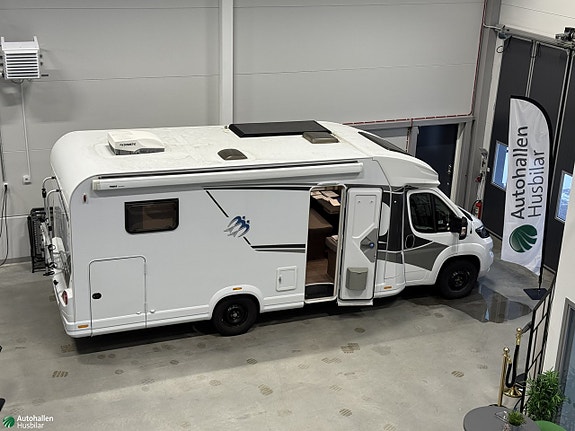 Knaus R15 Live Wave 700/ Taksäng