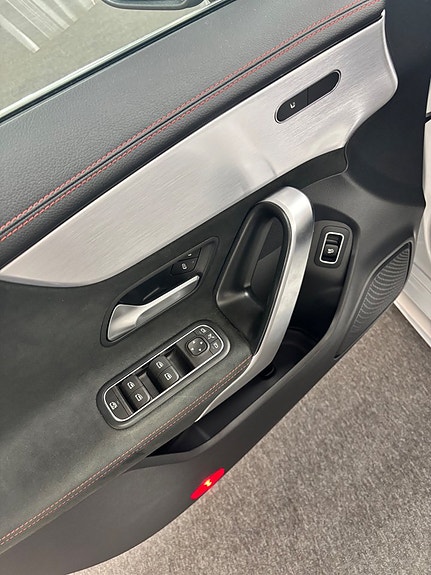 Mercedes-Benz CLA200 d 8 of 19