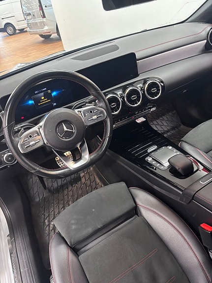 Mercedes-Benz CLA200 d 15 of 25