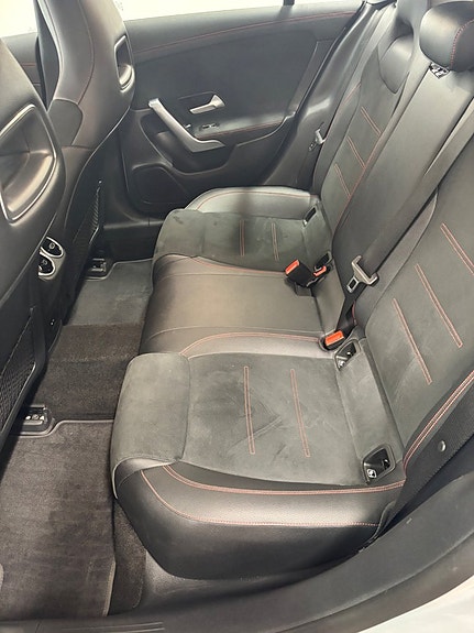 Mercedes-Benz CLA200 d 13 of 19