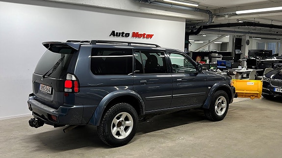Mitsubishi Pajero Sport 4 of 15