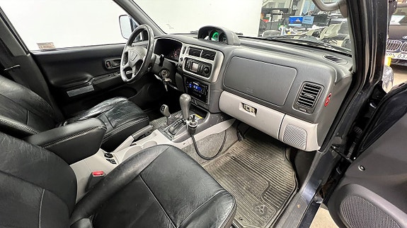 Mitsubishi Pajero Sport 10 of 15