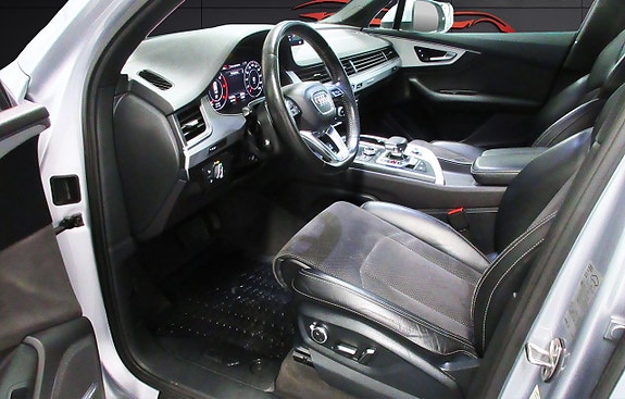 Audi Q7 9 of 19